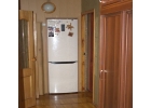 Продам 3-комнатную квартиру в развитом районе по низкой цене.